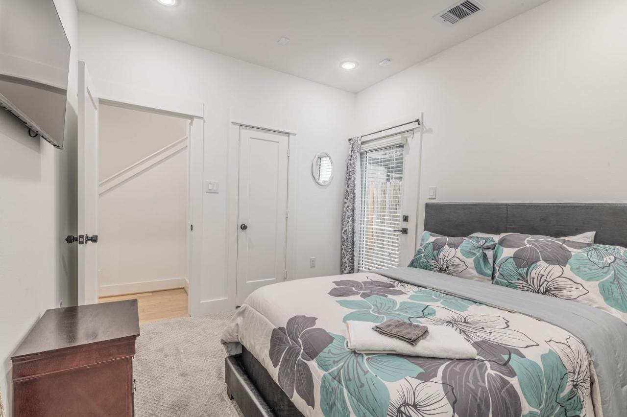 Cozy Duplex Mins To Dt/ Mctr, Free Wi-Fi/ Parking Villa Houston Exterior photo